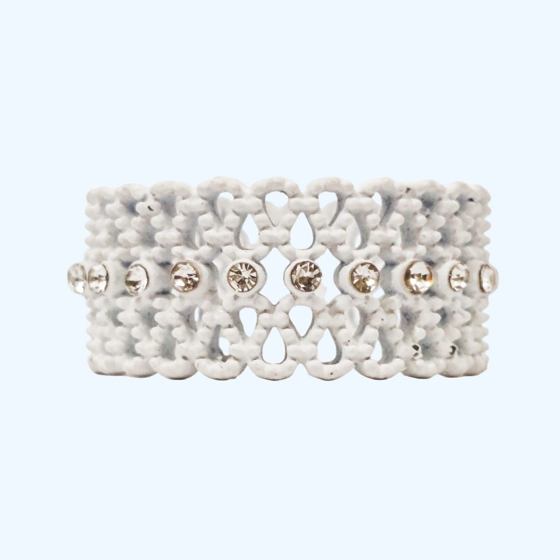 White Flower Pattern Ring - China Gold